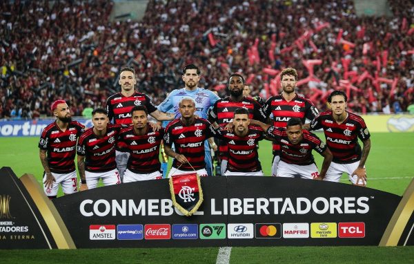 Escalao do Flamengo na partida contra o Deportivo Tchira-VEN (foto: Gilvan de Souza/Flamengo)
