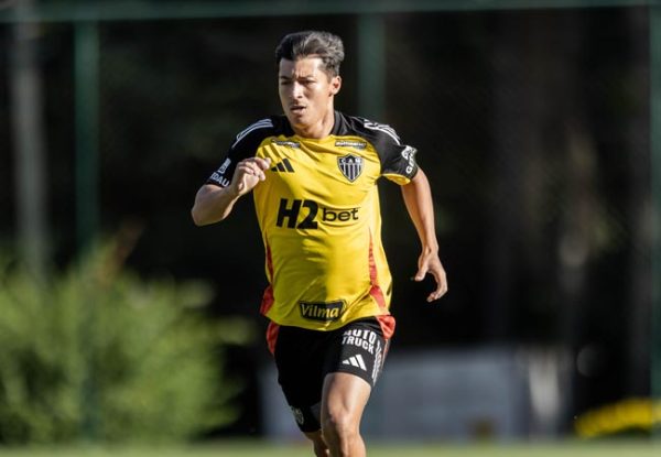 Alan Franco, volante do Atltico, em treino na Cidade do Galo (foto: Pedro Souza / Atltico)