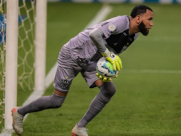 Everson chega a 10 pênaltis defendidos pelo Atlético e cita goleiro Victor - Portal ZUG - Vale do Aço