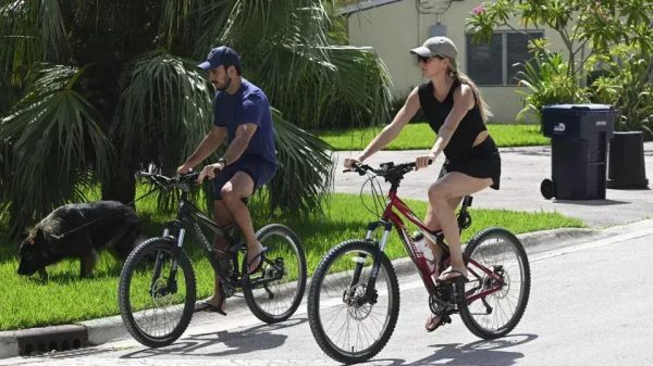 Gisele Bündchen e Joaquim Valente são flagrados em passeio familiar em Miami