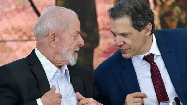 Governo avalia devolução de descontos indevidos a aposentados do INSS