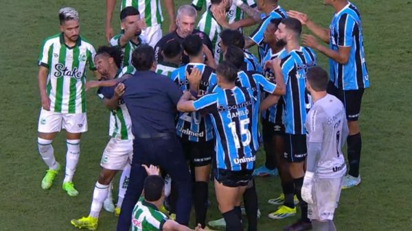 Confuso durante partida entre Juventude e Grmio (foto: Reproduo/Sportv)