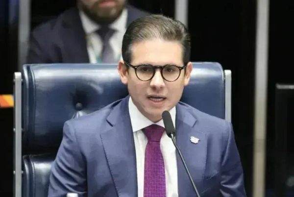 Hugo Motta defende sua posição após derrubada do decreto do IOF: "Nós avisamos"