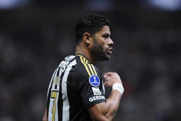 Hulk em ao pelo Atltico (foto: Alexandre Guzanshe/EM/DA.Press)