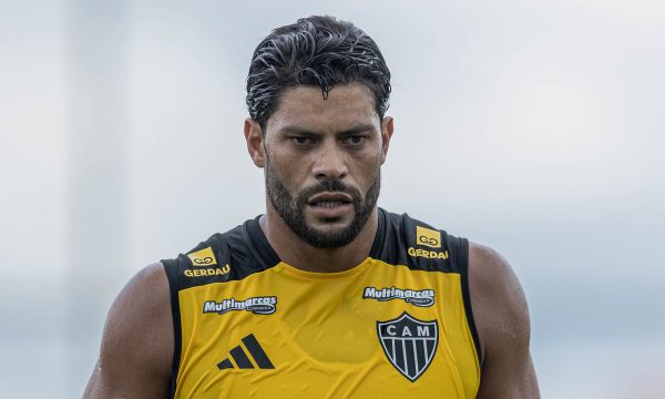 Hulk durante treino na Cidade do Galo (foto: Pedro Souza/Atltico)