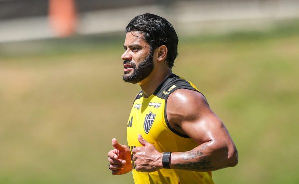 Hulk durante treinamento do Atltico na Cidade do Galo (13/3) (foto: Pedro Souza/Atltico)