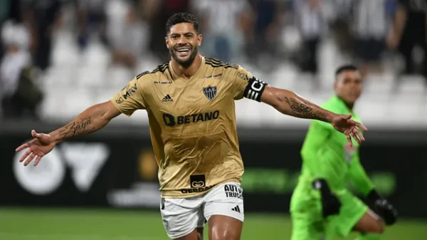 Hulk decide, Galo vence Alianza e fica perto de vaga na Libertadores