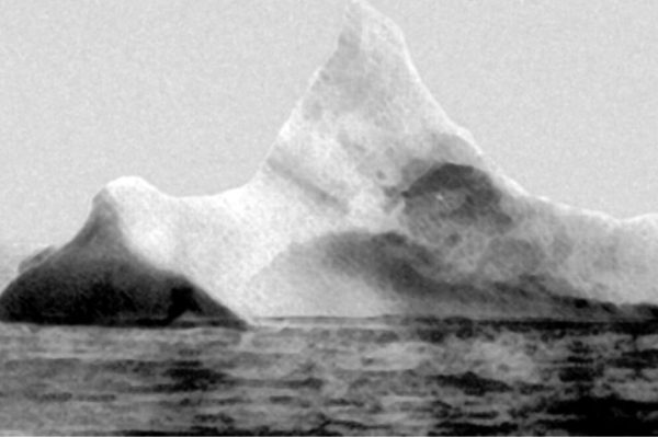 O Titanic pode não ter colidido com um iceberg, diz especialista