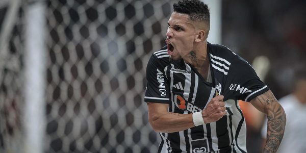 Copa do Brasil: Paulinho decide e Galo larga na frente do Corinthians