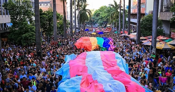 BH retorna a Parada do Orgulho LGBTQIA+ na avenida Afonso Pena