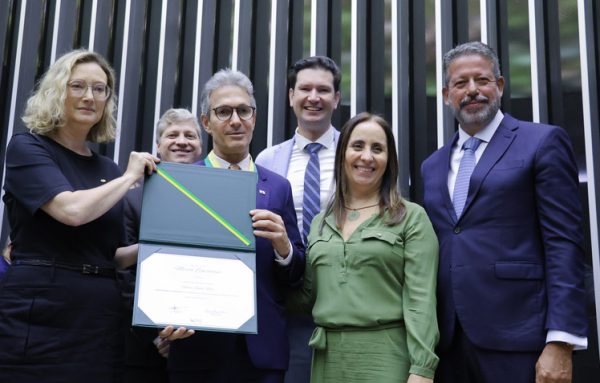 Governador recebe homenagem por gestão de Minas e melhorias na vida dos mineiros