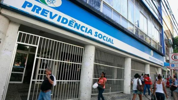 INSS suspende descontos de empréstimo consignado para beneficiários