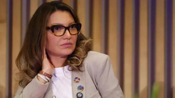 Janja critica rotina de Michelle Bolsonaro em entrevista bem-humorada