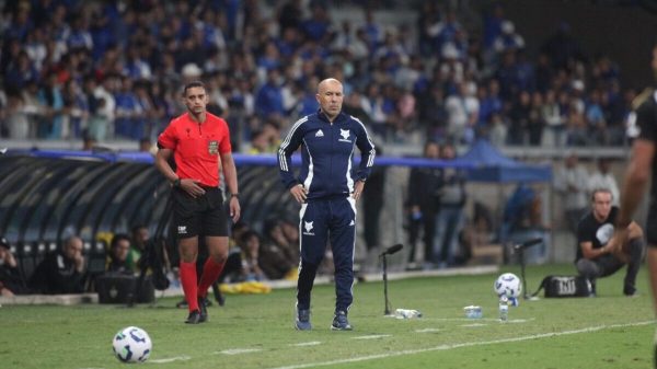Leonardo Jardim durante Cruzeiro x Atltico, pelo Brasileiro (foto: Edesio Ferreira/EM/D.A Press)