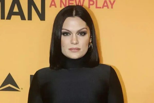 Jessie J anuncia diagnóstico de câncer de mama em estágio inicial
