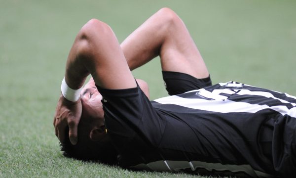 Jogador do Atltico se lamenta no Mineiro (foto: Alexangre Guzanshe/EM/DA.Press)