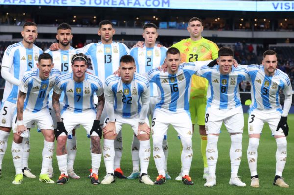 Jogadores da Seleo Argentina (foto: TRIBALLEAU / AFP)