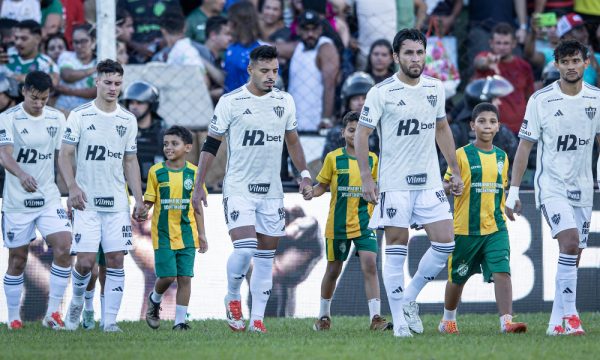 Jogadores do Atltico entrando em campo no jogo contra contra o Tocantinpolis (foto: Pedro Souza/Atltico)