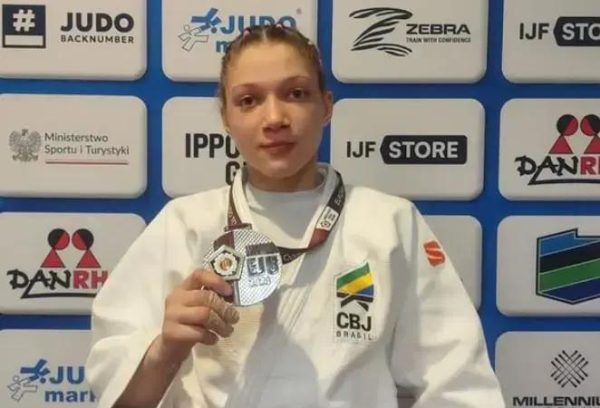 a prodígio Clarice Ribeiro conquista prata em competição internacional na Polônia