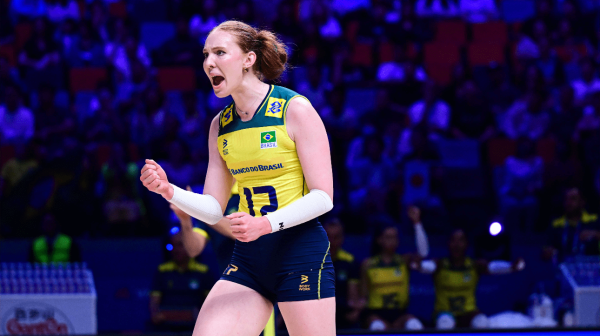 Jlia Bergmann, ponteira da Seleo Brasileira e do THY (foto: Divulgao/FIVB)