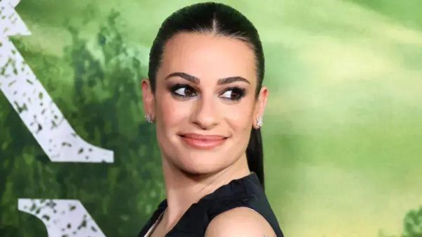 Lea Michele desmente boato de analfabetismo e fala sobre ódio online