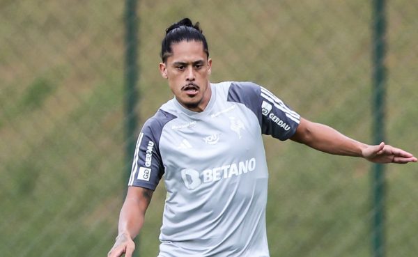 Zagueiro Mauricio Lemos durante o treino do Atltico nesta segunda-feira (4/3) (foto: Pedro Souza/Atltico)