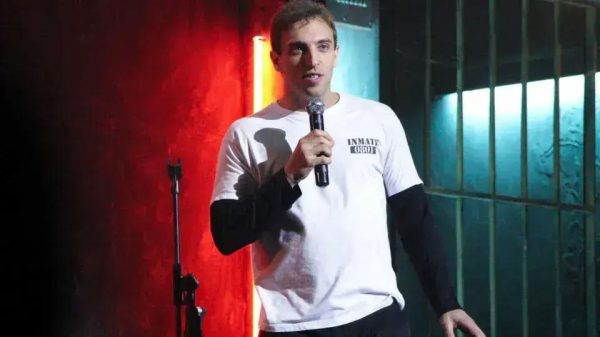 Léo Lins recebe pena de 8 anos por conteúdo preconceituoso em show