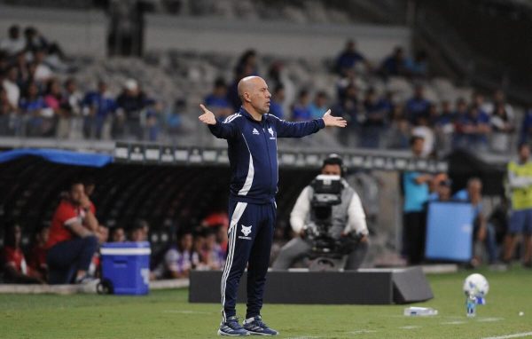 Leonardo Jardim, tcnico do Cruzeiro (foto: Alexandre Guzanshe/EM/DA Press)