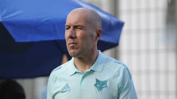 Leonardo Jardim, tcnico do Cruzeiro, no duelo com o Amrica (foto: Alexandre Guzanshe/EM/D.A Press)