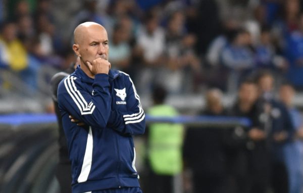 Leonardo Jardim, tcnico do Cruzeiro, no Mineiro (foto: Ramon Lisboa/EM/D.A Press)