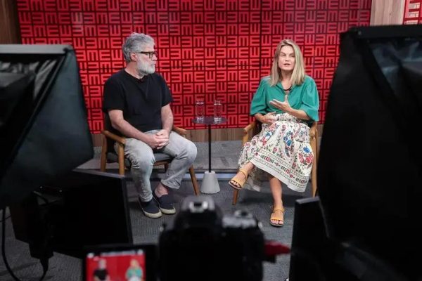 Leopoldo Pacheco destaca a essência do teatro em nova peça em Brasília