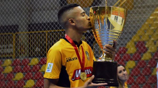 Leozinho foi multicampeo pelo Sorocaba Futsal (foto: Reproduo/@leozinho)