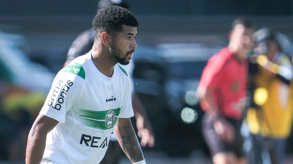 Lucas Ronier, atacante do Coritiba (foto: JP Pacheco/Coritiba
)