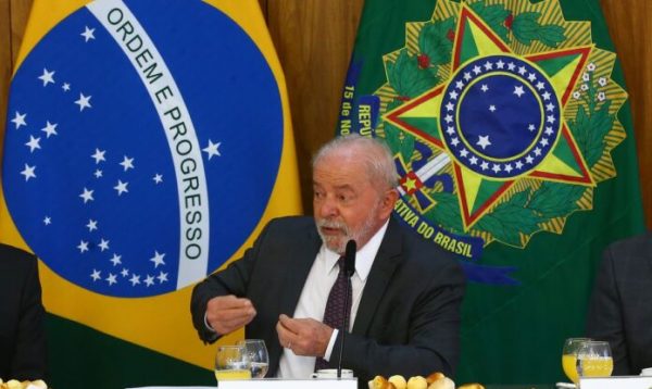 Lula faz balanço de governo e aconselha PT para eleição de 2024