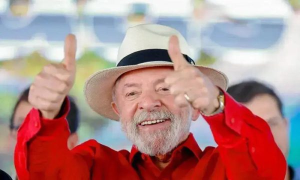 Lula critica Bolsonaro e promete mudar o cenário das eleições com diálogo