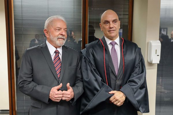 Moraes reclama de Lula durante festa de casamento