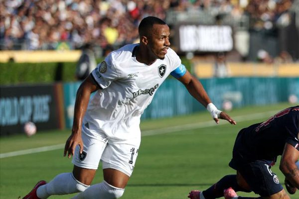 Marlon Freitas, capito do Botafogo (foto: Harry How/Getty Images/AFP)