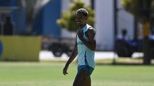 Matheus Pereira, meio-campista, em treino pelo Cruzeiro (foto: Leandro Couri/EM/D.A Press)