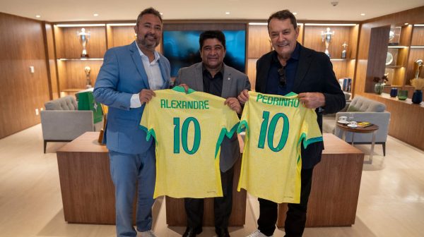 Alexandre Mattos, CEO do Cruzeiro, Ednaldo Rodrigues, presidente da CBF, e Pedro Loureno, scio majoritrio da SAF da Raposa, reuniram-se nesta segunda-feira (foto: Lesley Ribeiro/CBF)