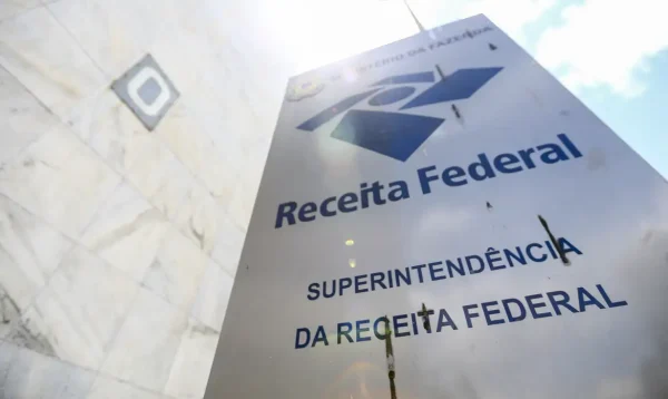 Auditores da Receita aceitam bônus progressivo e encerram greve