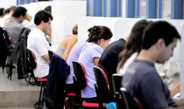 MEC prorroga inscrição de cursinhos populares até sexta-feira