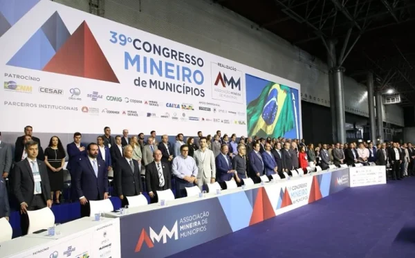 39º Congresso Mineiro de Municípios: Prefeitos debatem dívidas, eleições e crises climáticas em BH