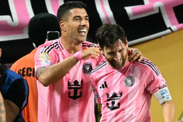 Luis Surez comemora gol com Lionel Messi no empate entre Inter Miami e Palmeiras no Mundial de Clubes (foto: CHANDAN KHANNA/AFP)
