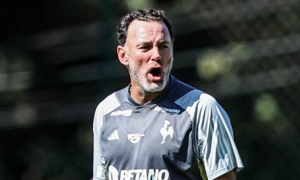 Gabriel Milito em treino do Atltico na Cidade do Galo (foto: Pedro Souza/Atltico)