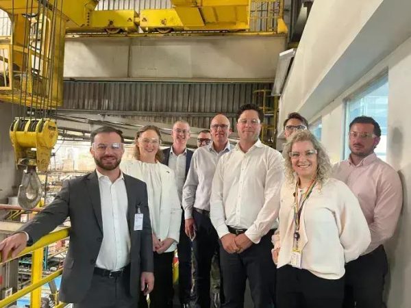Minas Gerais amplia parcerias com Austrália após venda de locomotivas da Wabtec