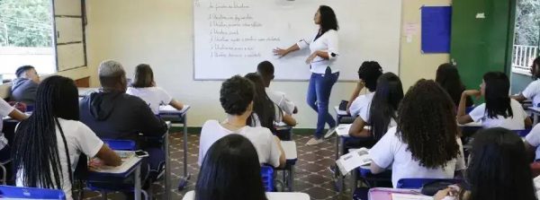 Minas Gerais lança concurso com 13.795 vagas para a educação estadual
