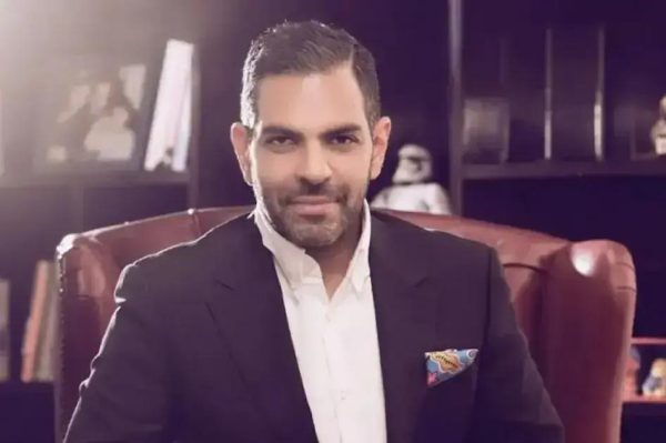Morte de empresário indiano após acidente com abelha durante partida de polo