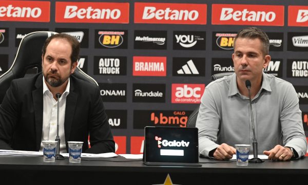 Bruno Muzzi e Victor Bagy, dirigentes do Atltico, em entrevista coletiva na Arena MRV (foto: Leandro Couri/EM/DA.Press)