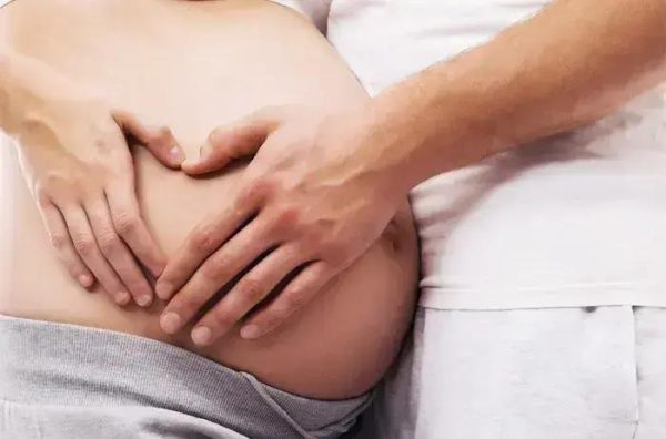 Nova Lei assegura assistência humanizada a pais em luto por bebês