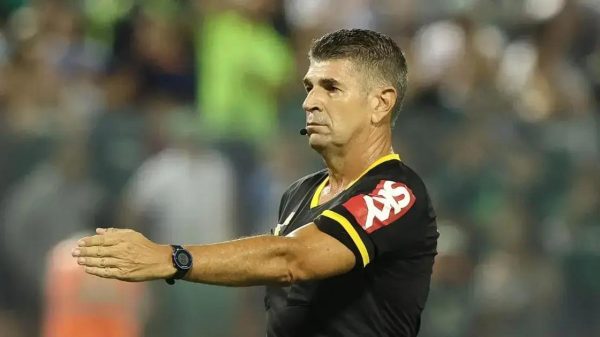 Polêmica na arbitragem: Marcelo de Lima Henrique afastado do jogo Cruzeiro x Palmeiras